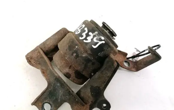 Toyota Avensis T250 Engine mount bracket