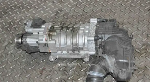 Volkswagen Polo V 6R Supercharger 03C276