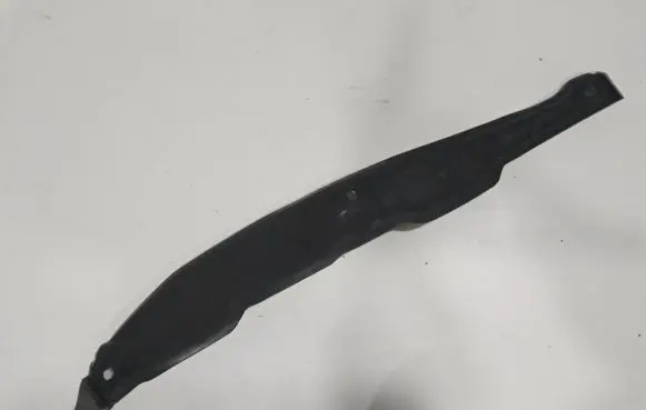 Maserati Ghibli Fender end trim 670001705 24143