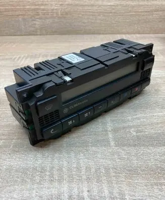 Volkswagen PASSAT B5.5 Climate control unit 3B1907044H WITHPLUG
