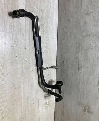 Audi A4 S4 B9 Breather hose/pipe 04e103175d