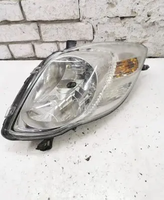 Toyota Yaris Headlight/headlamp 811100D330
