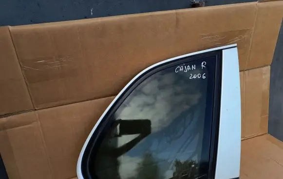 Porsche Cayenne (9PA) Rear side window
