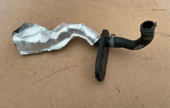 Audi A4 S4 B9 8W Engine coolant pipe/hose 8W1819372A
