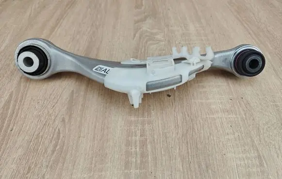 BMW 8 G16 Rear upper control arm/wishbone 6883339
