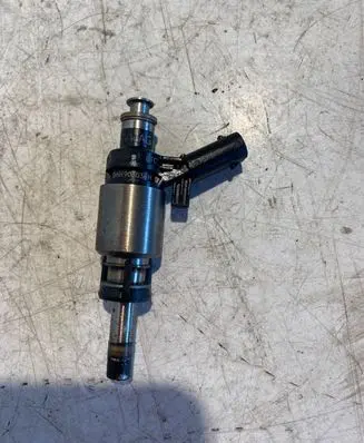 Audi A4 S4 B8 8K Fuel injector 06H906036H 8500074