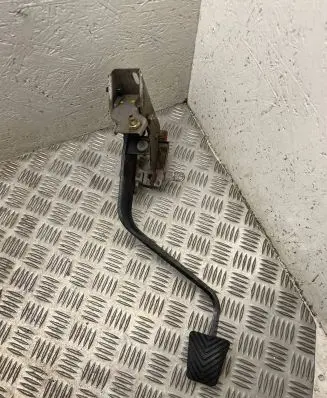 KIA Sorento Clutch pedal 