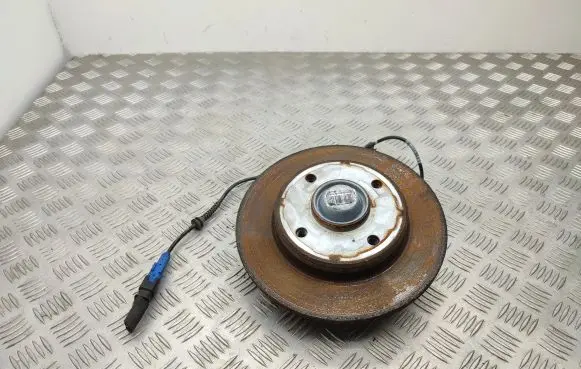 Peugeot 2008 I Rear wheel hub