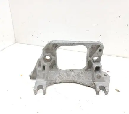 Renault Kangoo II Engine mount bracket 8200429504