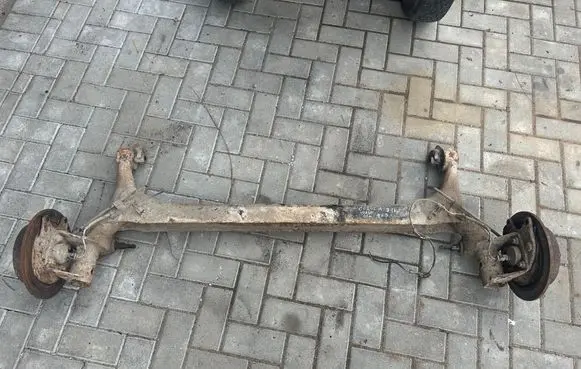 Toyota Corolla Verso E121 Rear axle beam 