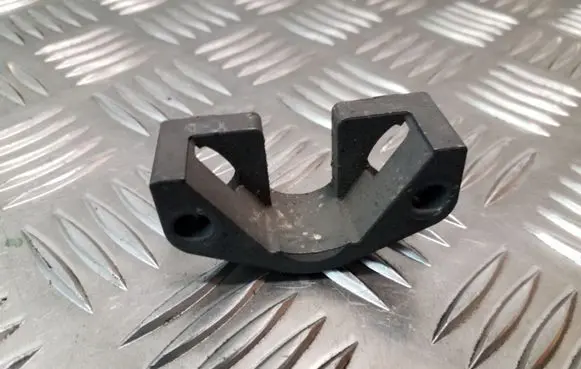 BMW 7 E65 E66 Fuel Injector clamp holder