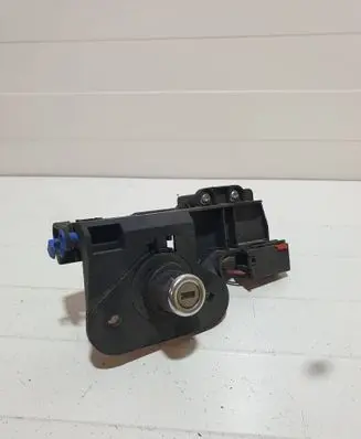 Opel Meriva A Tailgate exterior lock 13168316 13168320 13168319