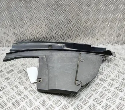 Maserati Levante Radiator trim 06700658030 6700658030