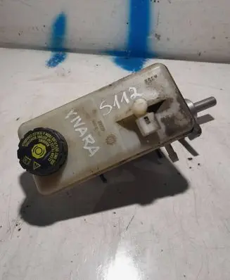Brake fluid reservoir