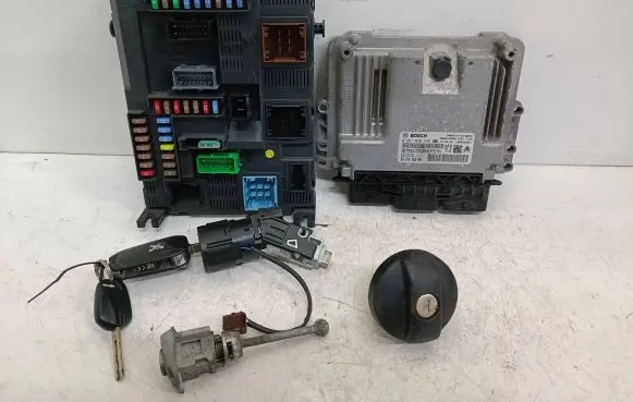 Engine ECU kit and lock set