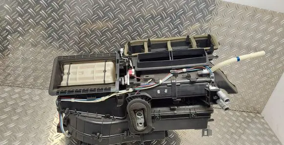 Toyota Avensis T270 Interior heater climate box assembly 8705002A00