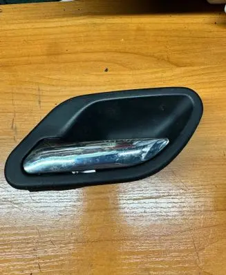 BMW 5 E39 Front door interior handle 7032925