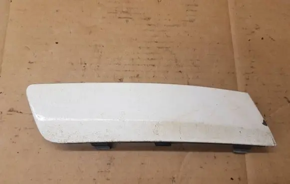 Front bumper splitter molding