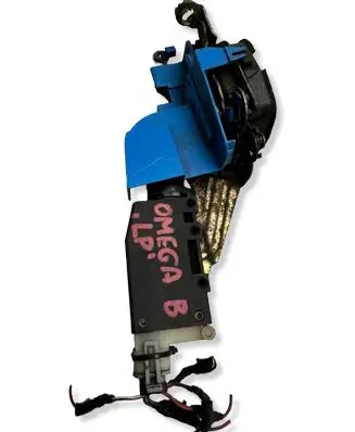Opel Omega B1 Front door lock 6543