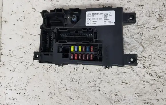 Fiat Punto (199) Fuse module 00517817590