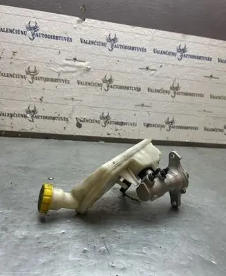Master brake cylinder