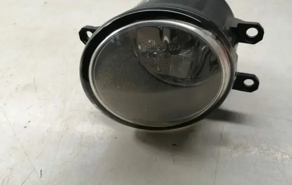 Toyota Avensis T250 Front fog light 812200D040 89210657