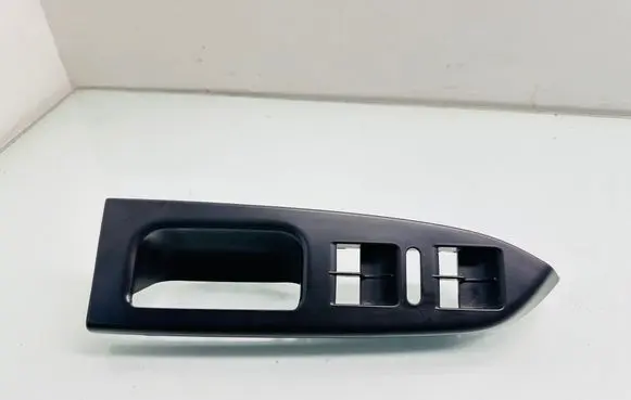 Volkswagen Touran II Front door window switch trim 1T1867371 1T1867371H