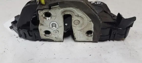 Toyota Prius (XW30) Front door lock