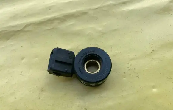 Mercedes-Benz C W204 Detonation knock sensor A0061533628
