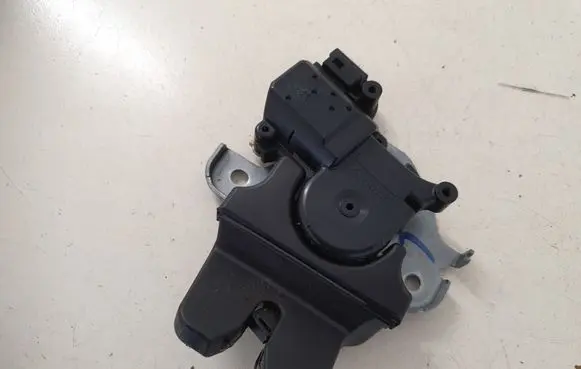 Mitsubishi Lancer VIII Tailgate/trunk/boot lock/catch/latch