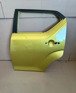 Suzuki Ignis Rear door