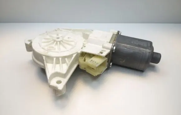 Mercedes-Benz ML W164 Front door window regulator motor 0130822272