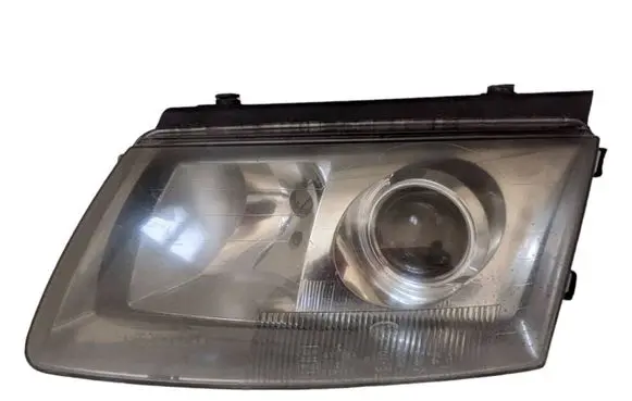 Volkswagen PASSAT B5 Headlight/headlamp 3B0941018K