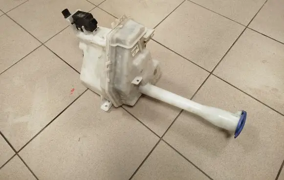 KIA Optima Windshield washer fluid reservoir/tank 98610A8000