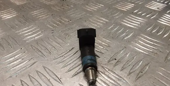 Audi A4 S4 B6 8E 8H Fuel injector 06B133551K