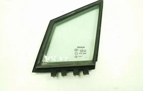 Toyota Corolla Verso AR10 Front triangle window/glass 681260F010