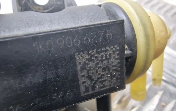 Volkswagen PASSAT B8 Turbo solenoid valve 1K0906627B