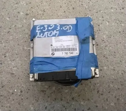 BMW 5 E39 Engine control unit/module 7785540 28RTE449 0281001830