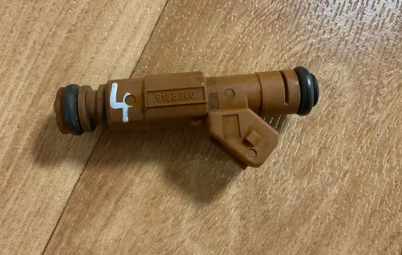 Volvo V70 Fuel injector 0280155831