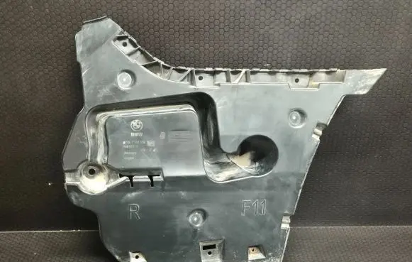 BMW 5 F10 F11 Rear bumper mounting bracket 15857711 7207112