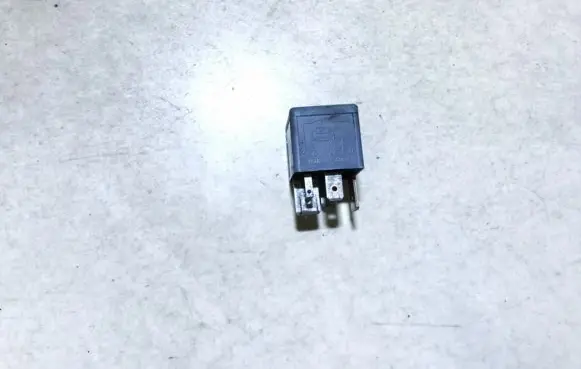 Volkswagen Golf V Other relay 1k0906381 v23134b52x426