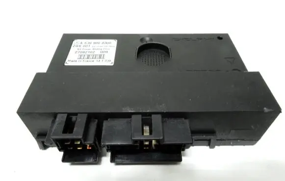 Mercedes-Benz Vito Viano W639 Door control unit/module A6399000300 ZGS001 27082102