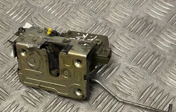 Iveco Daily 30.8 - 9 Front door lock