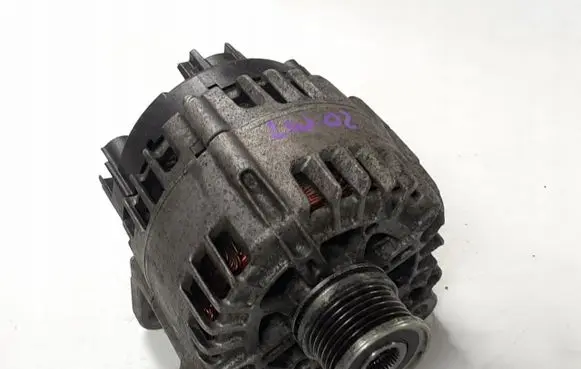 Volkswagen PASSAT B8 Generator/alternator 03L903023L