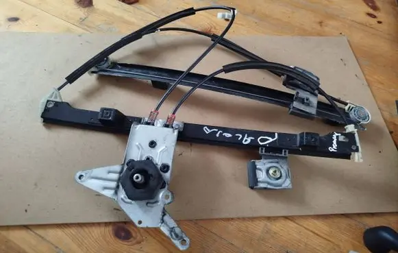 Seat Arosa Front door manual window regulator 