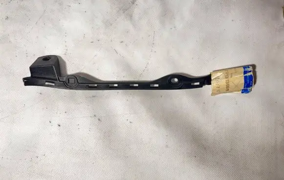 Mercedes-Benz A W169 Front bumper mounting bracket A1698851463