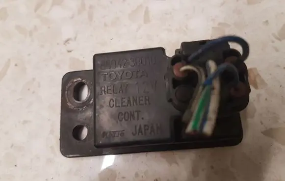 Lexus IS 200-300 Light washer relay 8594230010