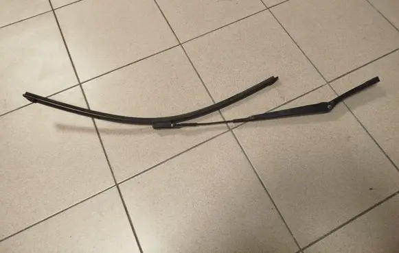 Volkswagen PASSAT B8 Front wiper blade arm 3G2955410