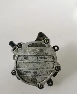 Audi A6 S6 C6 4F Vacuum pump 06D145100E