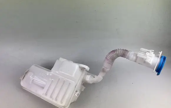 Seat Ateca Windshield washer fluid reservoir/tank 5Q0955448AJ 1K6955651